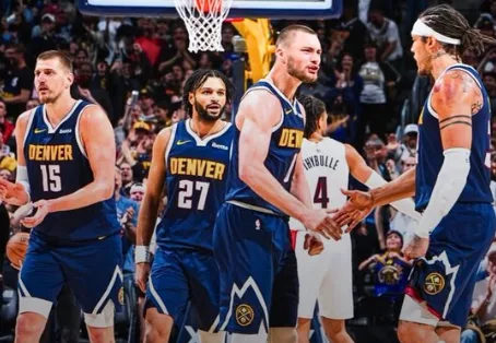 开云棋牌-掘金近14战12胜，场均得分&amp;amp;助攻&amp;amp;进攻效率等多项数据联盟第1